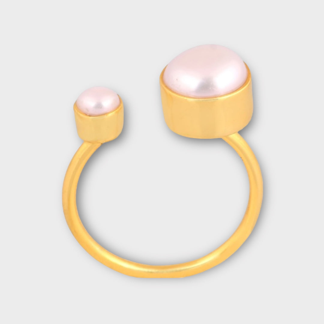 Chloe Ring with Pearls